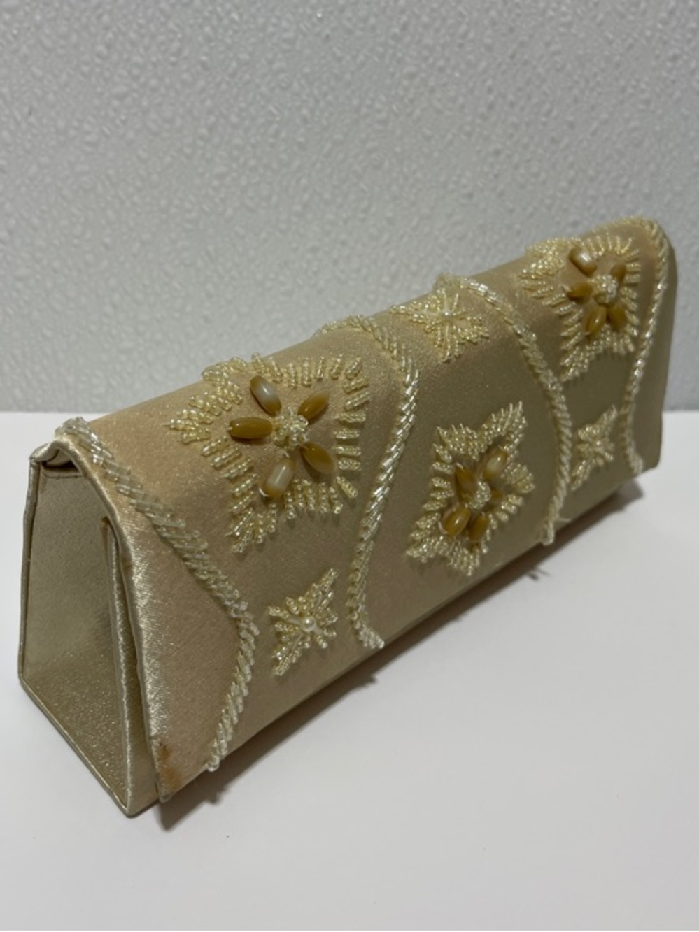 3/$30 Embellished Cream Evening Clutch FLAWS - Picture 3 of 9